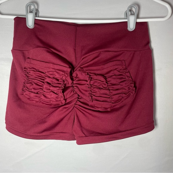 Booty Shaping Shorts with Pockets 🖤 - Picture 2 of 4